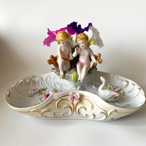 Vintage CHERUB CENTREPIECE Bisque Porcelain w/Bud Vase by House of David AS IS